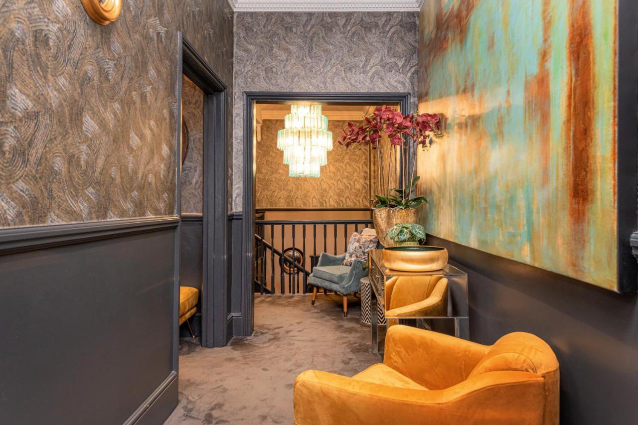 Funky Monk Hotel Epping Exterior foto